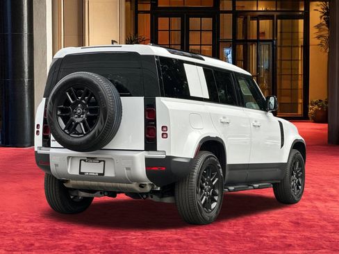 Used 2025 Land Rover Defender 110 S image 10