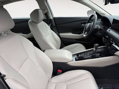 Used 2023 Honda Accord Touring image 14