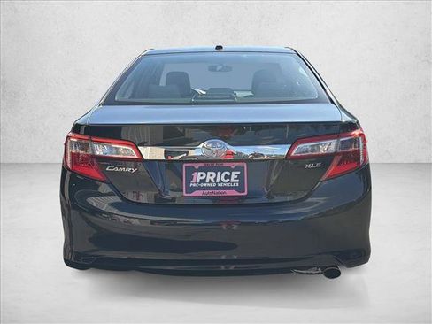 Used 2012 Toyota Camry XLE w/ Leather Pkg FWD image 7