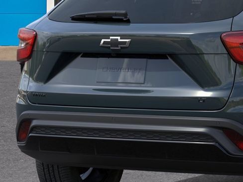 New 2026 Chevrolet Trax LT w/ Driver Confidence Package FWD image 18