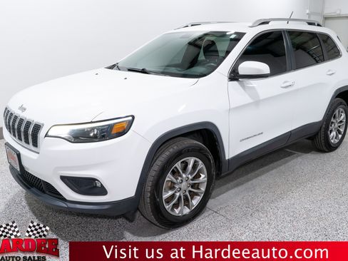 Used 2019 Jeep Cherokee Latitude Plus w/ Cold Weather Group image 2