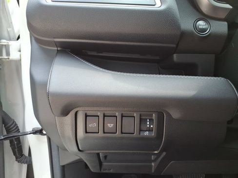 Used 2024 Subaru Ascent Touring AWD/4WD image 15
