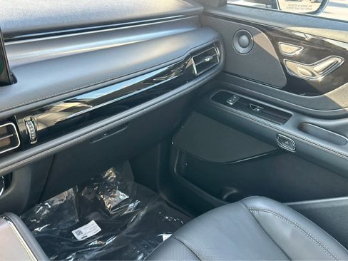 New 2025 Lincoln Aviator AWD w/ Equipment Group 101A image 52