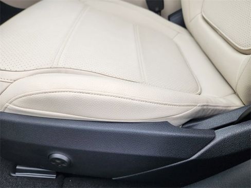 Certified 2025 Mercedes-Benz C 300 4MATIC Sedan image 9