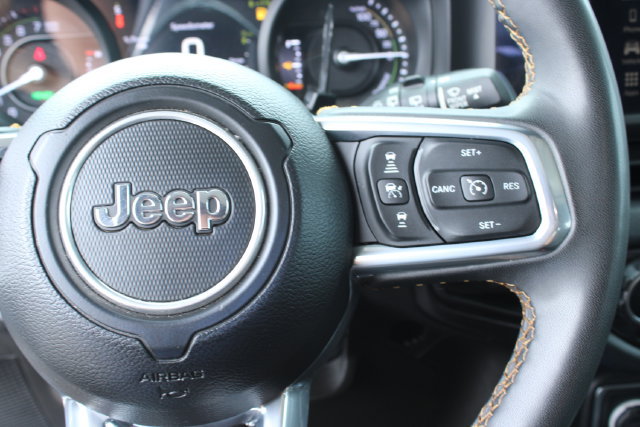 Used 2024 Jeep Wrangler Unlimited Sahara AWD/4WD image 19