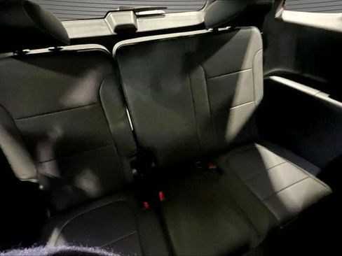 Used 2023 Chevrolet Traverse Premier FWD image 25