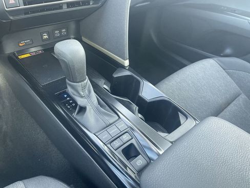 Used 2025 Toyota Camry LE w/ Convenience Package image 15