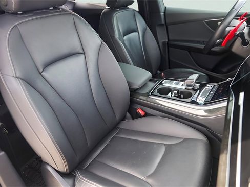 Used 2021 Audi Q8 Premium Plus image 34