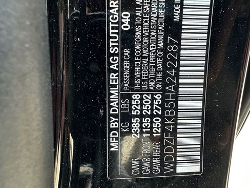 Used 2017 Mercedes-Benz E 300 4MATIC image 28