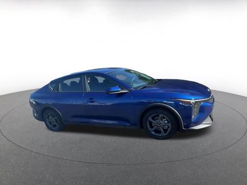 Used 2025 Kia K4 LXS image 2