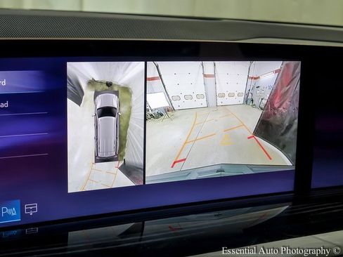 Certified 2025 Cadillac Escalade Sport w/ LPO, ONYX Package image 17