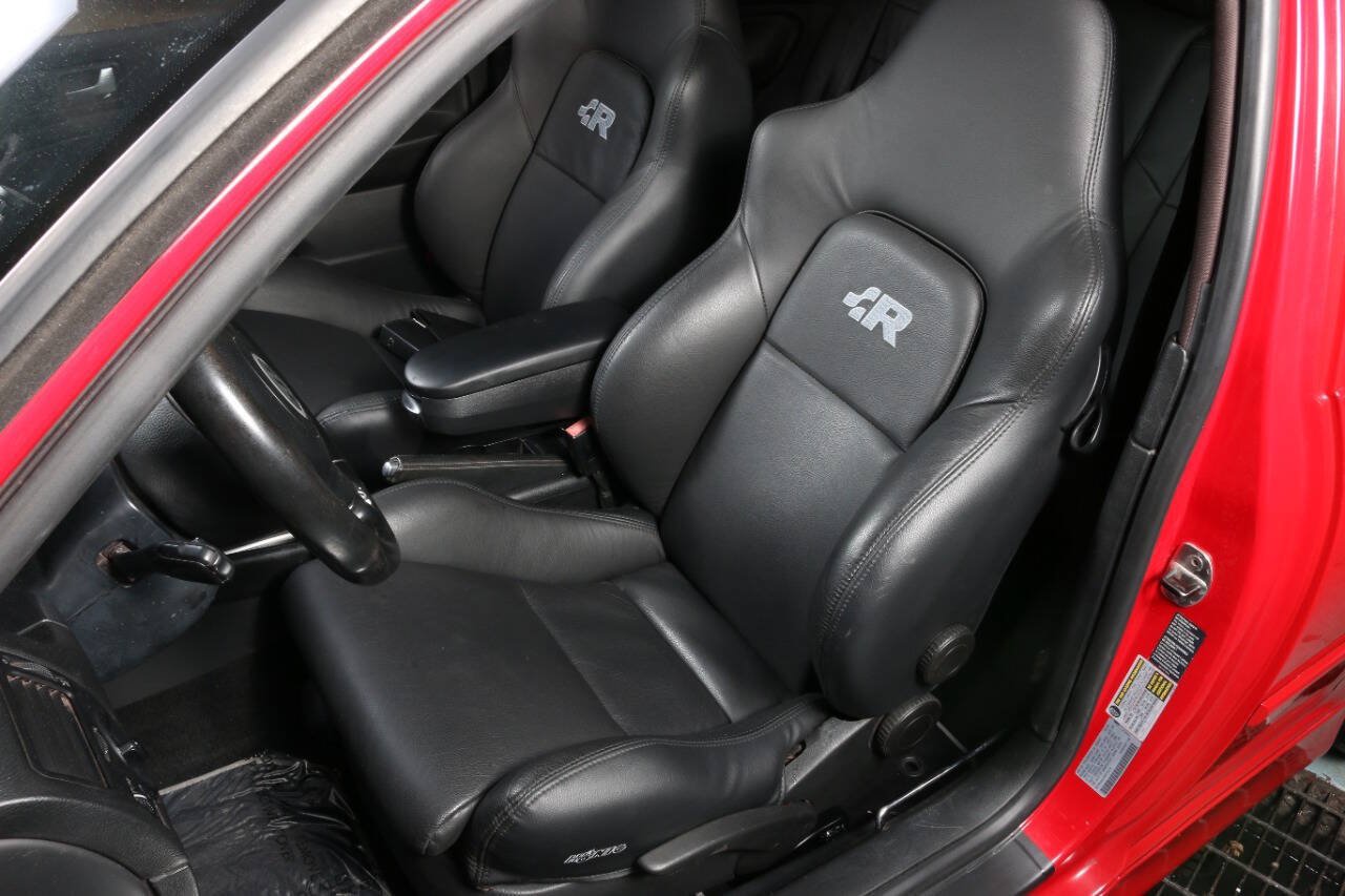 Used 2004 Volkswagen R32 AWD/4WD image 36