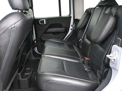 Used 2023 Jeep Wrangler Unlimited Sahara image 26