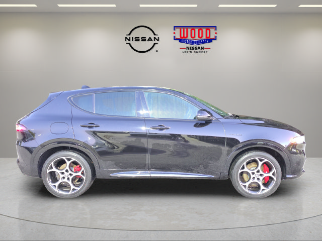 Used 2025 Alfa Romeo Tonale w/ Premium Package AWD/4WD image 2