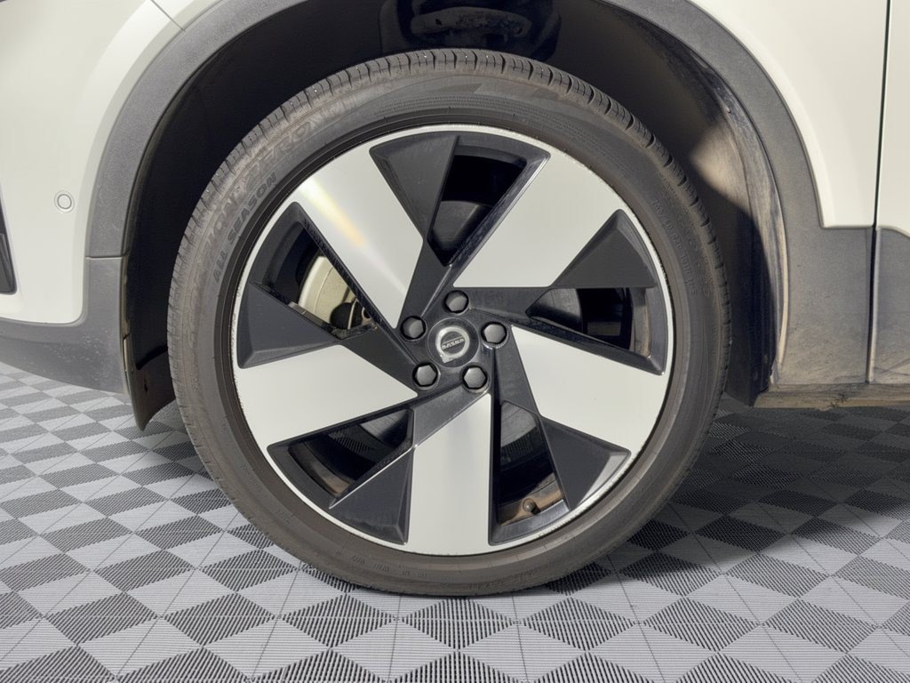 Used 2023 Volvo C40 P8 Recharge Ultimate AWD/4WD image 13