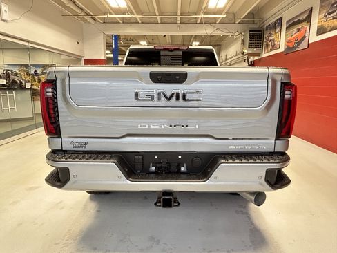 Used 2025 GMC Sierra 2500 Denali Ultimate AWD/4WD image 5