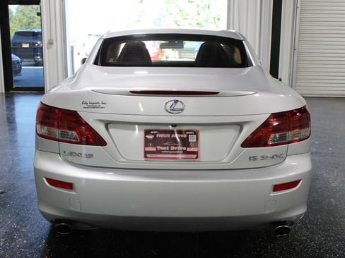 Used 2010 Lexus IS 350C w/ Luxury Pkg RWD image 4
