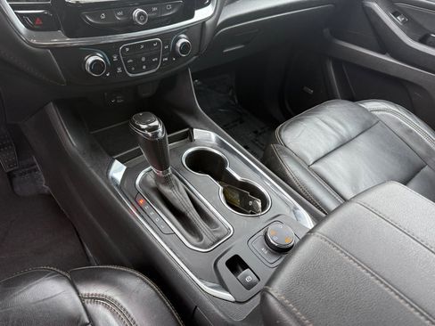 Used 2020 Chevrolet Traverse LT w/ LT Premium Package image 13