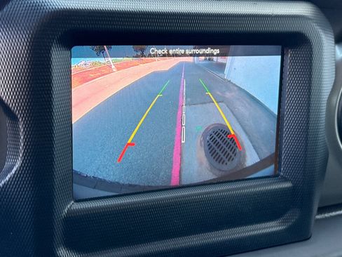 Used 2018 Jeep Wrangler Sport S image 24