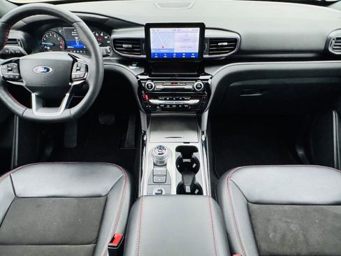 Used 2023 Ford Explorer ST-Line image 29