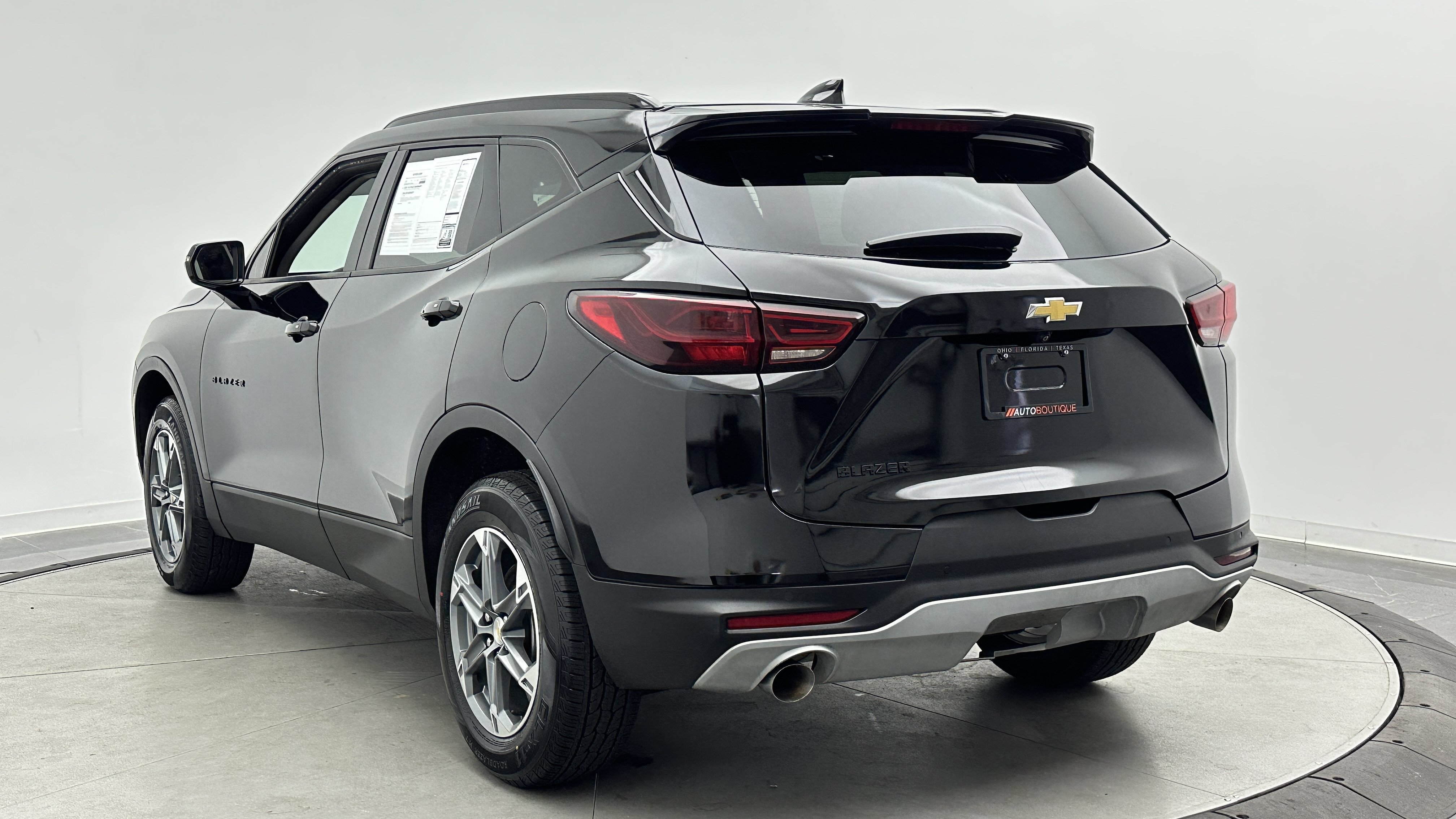 Used 2023 Chevrolet Blazer LT FWD image 5
