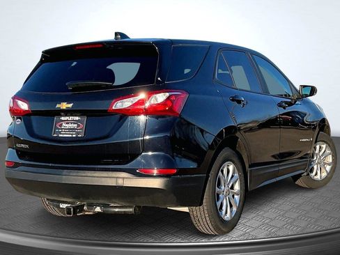 Used 2020 Chevrolet Equinox LS w/ LS Convenience Package image 2
