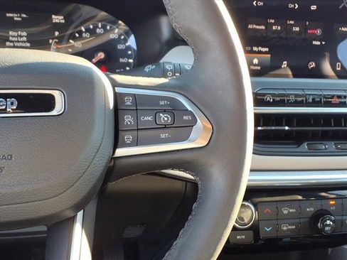 Used 2024 Jeep Compass Limited image 18