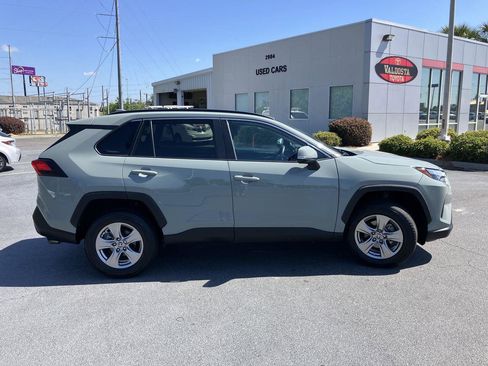 Used 2022 Toyota RAV4 XLE w/ Convenience Package image 6