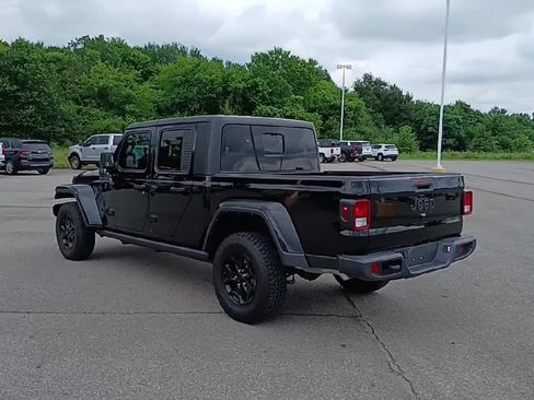 Used 2023 Jeep Gladiator Sport AWD/4WD image 9