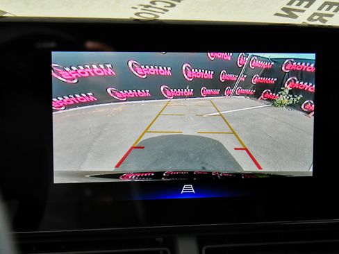 Used 2025 Chevrolet Trax LT FWD image 17