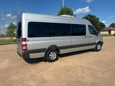 Used 2007 Dodge Sprinter 2500 w/ Cooling Group RWD image 32