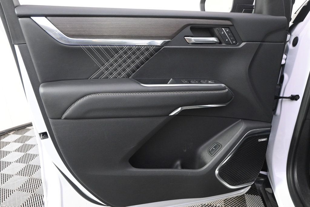 Used 2024 GMC Acadia Denali w/ LPO, Floor Liner Package AWD/4WD image 23