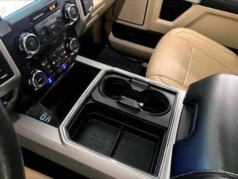 Used 2019 Ford F250 Lariat w/ Lariat Ultimate Package AWD/4WD image 17