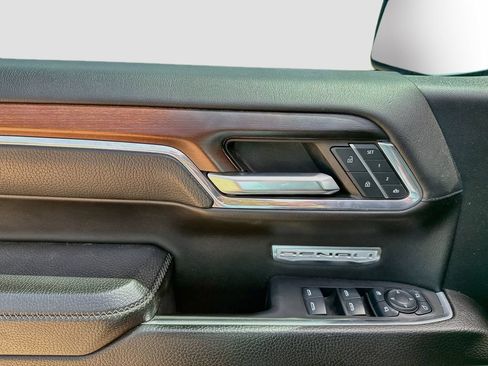 Used 2024 GMC Sierra 1500 Denali w/ Technology Package RWD image 9