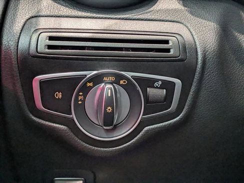 Used 2022 Mercedes-Benz GLC 300 GLC 300 image 16