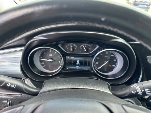 Used 2019 Buick Envision Essence FWD image 25