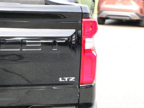 Used 2019 Chevrolet Silverado 1500 LTZ w/ LTZ Premium Package AWD/4WD image 6