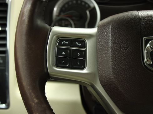 Used 2017 RAM 1500 Laramie image 22