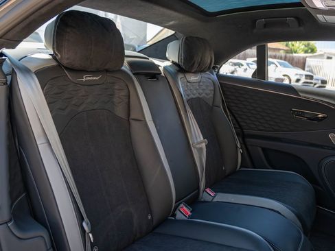 Used 2025 Bentley Flying Spur Plug-In Hybrid AWD/4WD image 38