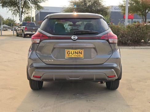 Used 2021 Nissan Kicks S image 6