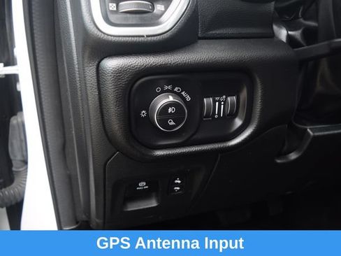 Used 2023 RAM 1500 Laramie AWD/4WD image 7
