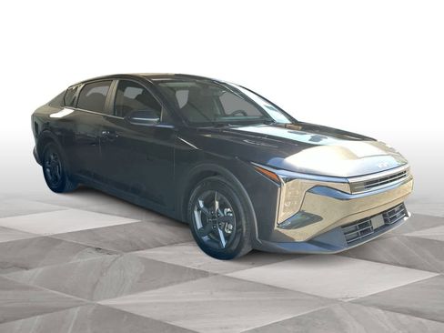 Used 2025 Kia K4 FWD image 2