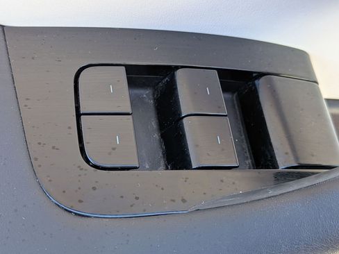 Used 2020 Tesla Model Y Long Range image 14