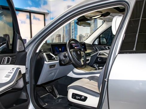 Used 2025 BMW ALPINA XB7 AWD/4WD image 13