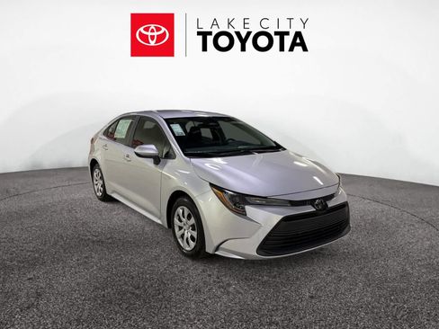 Used 2025 Toyota Corolla LE image 10