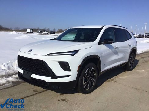 Used 2025 Buick Enclave Sport Touring image 3