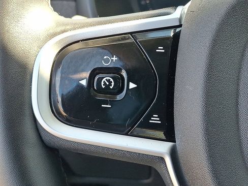 Used 2025 Volvo XC90 T8 Plus w/ Protection Package Premier AWD/4WD image 23