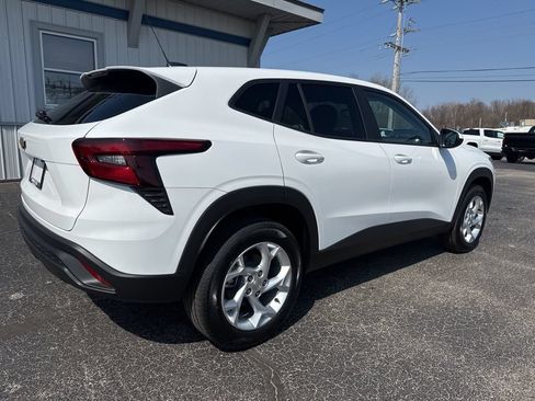 New 2026 Chevrolet Trax LS w/ LS Convenience Package FWD image 7