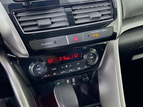 Used 2024 Mitsubishi Eclipse Cross SE image 24