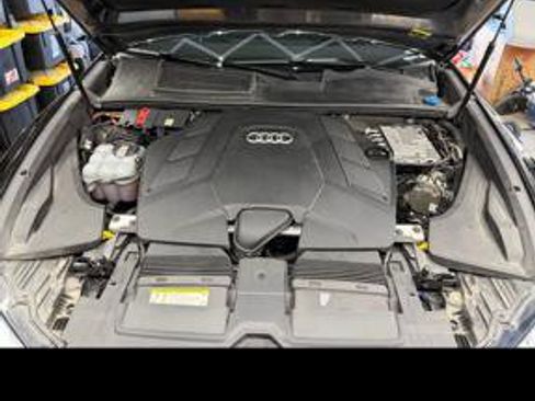 Used 2019 Audi Q8 Prestige AWD/4WD image 17